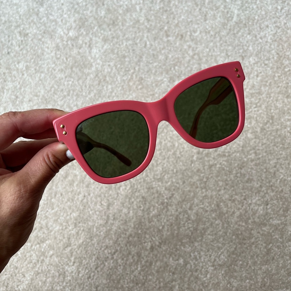 Women’s Gucci GG1082S Watermelon Sugar Pink Sunglasses Like New - Picture 7 of 8